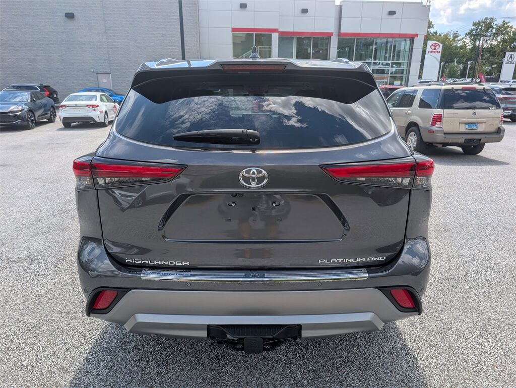 2023 Toyota Highlander Platinum