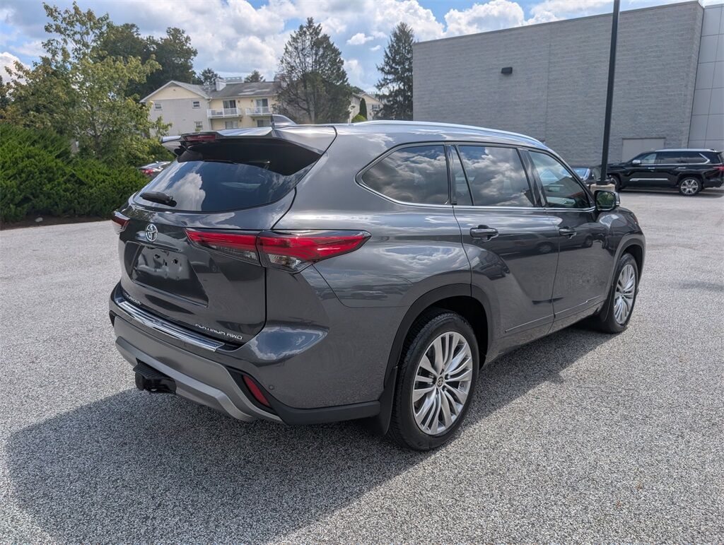 2023 Toyota Highlander Platinum