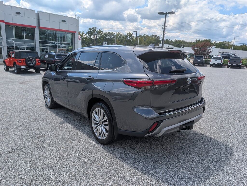 2023 Toyota Highlander Platinum