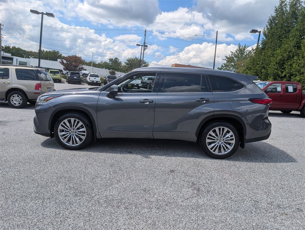 2023 Toyota Highlander Platinum