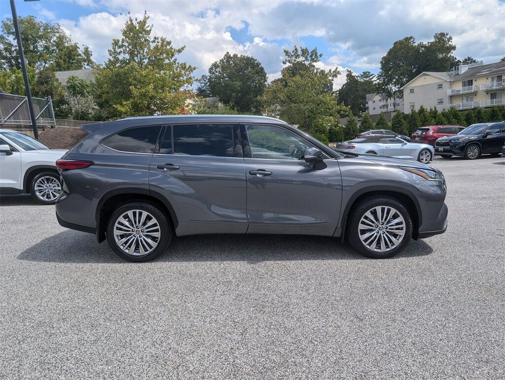 2023 Toyota Highlander Platinum
