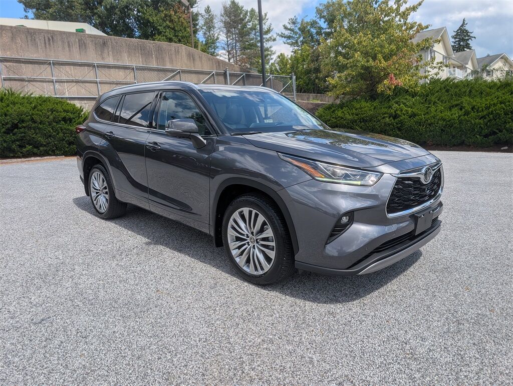 2023 Toyota Highlander Platinum