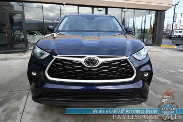 2023 Toyota Highlander XLE / AWD / Auto Start / Power & Heated Leather Seats / Sunroof / Adaptive Cruise / Lane Departure & Blind Spot Alert / Apple CarPlay & Android Auto / Backup Camera / Rear Captain Chairs / 3rd Row / Seats 7 / 1-Owner