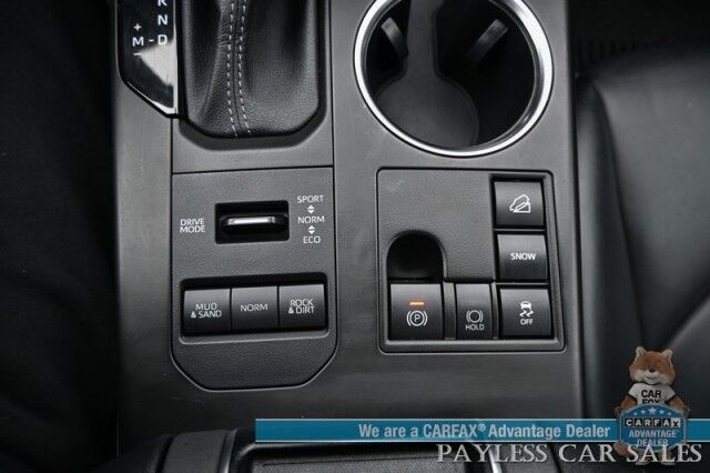 2023 Toyota Highlander XLE / AWD / Power & Heated Leather Seats / Sunroof / Adaptive Cruise Control / Lane Watch & Blind Spot Alert / Apple CarPlay & Android Auto / Back Up Cam / 3rd Row / Rear Captain Chairs / Seats 7 / 1-Owner Wasilla AK