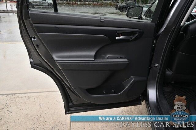 2023 Toyota Highlander XLE / AWD / Power & Heated Leather Seats / Sunroof / Adaptive Cruise Control / Lane Watch & Blind Spot Alert / Apple CarPlay & Android Auto / Back Up Cam / 3rd Row / Rear Captain Chairs / Seats 7 / 1-Owner Wasilla AK