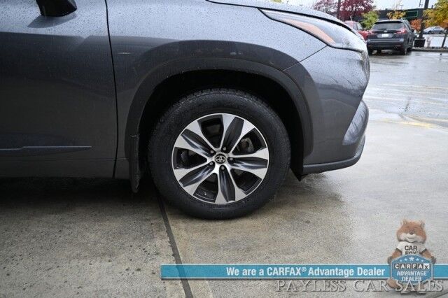 2023 Toyota Highlander XLE / AWD / Power & Heated Leather Seats / Sunroof / Adaptive Cruise Control / Lane Watch & Blind Spot Alert / Apple CarPlay & Android Auto / Back Up Cam / 3rd Row / Rear Captain Chairs / Seats 7 / 1-Owner Wasilla AK