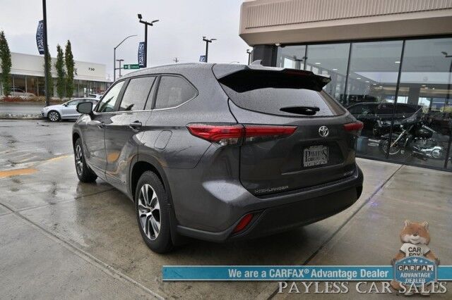 2023 Toyota Highlander XLE / AWD / Power & Heated Leather Seats / Sunroof / Adaptive Cruise Control / Lane Watch & Blind Spot Alert / Apple CarPlay & Android Auto / Back Up Cam / 3rd Row / Rear Captain Chairs / Seats 7 / 1-Owner Wasilla AK