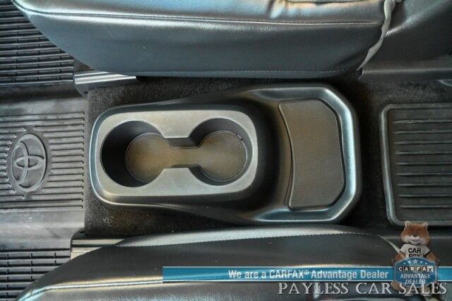 2023 Toyota Highlander XLE / AWD / Power & Heated Leather Seats / Sunroof / Adaptive Cruise Control / Lane Watch & Blind Spot Alert / Apple CarPlay & Android Auto / Back Up Cam / 3rd Row / Rear Captain Chairs / Seats 7 / 1-Owner Wasilla AK