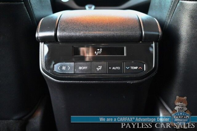2023 Toyota Highlander XLE / AWD / Power & Heated Leather Seats / Sunroof / Adaptive Cruise Control / Lane Watch & Blind Spot Alert / Apple CarPlay & Android Auto / Back Up Cam / 3rd Row / Rear Captain Chairs / Seats 7 / 1-Owner Anchorage AK