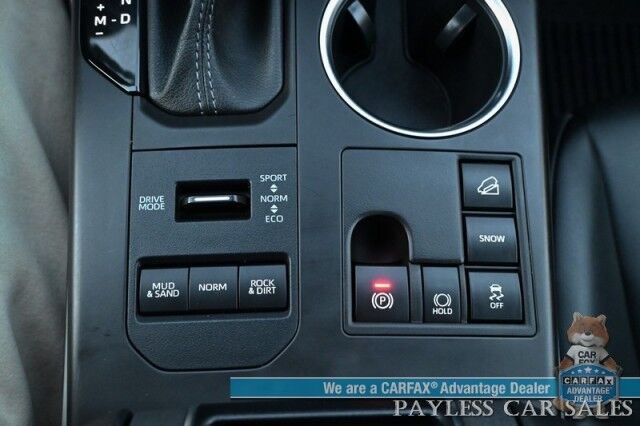 2023 Toyota Highlander XLE / AWD / Power & Heated Leather Seats / Sunroof / Adaptive Cruise Control / Lane Watch & Blind Spot Alert / Apple CarPlay & Android Auto / Back Up Cam / 3rd Row / Rear Captain Chairs / Seats 7 / 1-Owner Anchorage AK
