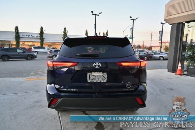 2023 Toyota Highlander XLE / AWD / Power & Heated Leather Seats / Sunroof / Adaptive Cruise Control / Lane Watch & Blind Spot Alert / Apple CarPlay & Android Auto / Back Up Cam / 3rd Row / Rear Captain Chairs / Seats 7 / 1-Owner Wasilla AK