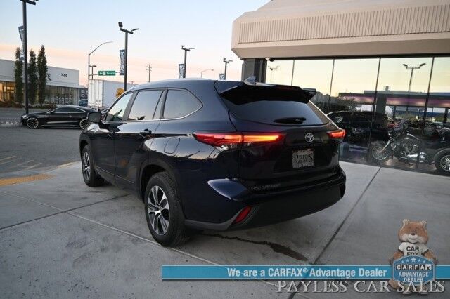 2023 Toyota Highlander XLE / AWD / Power & Heated Leather Seats / Sunroof / Adaptive Cruise Control / Lane Watch & Blind Spot Alert / Apple CarPlay & Android Auto / Back Up Cam / 3rd Row / Rear Captain Chairs / Seats 7 / 1-Owner Wasilla AK