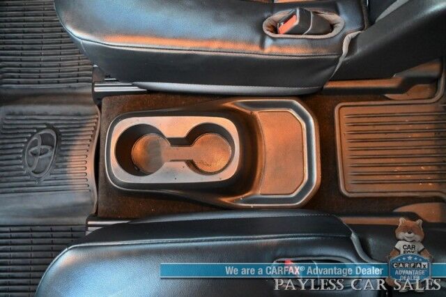 2023 Toyota Highlander XLE / AWD / Power & Heated Leather Seats / Sunroof / Adaptive Cruise Control / Lane Watch & Blind Spot Alert / Apple CarPlay & Android Auto / Back Up Cam / 3rd Row / Rear Captain Chairs / Seats 7 / 1-Owner Wasilla AK