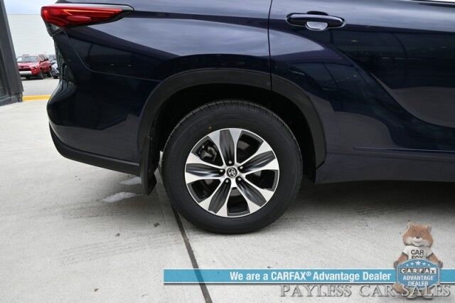 2023 Toyota Highlander XLE / AWD / Power & Heated Leather Seats / Sunroof / Adaptive Cruise / Lane Departure & Blind Spot Alert / Apple CarPlay & Android Auto / Backup Camera / Rear Captain Chairs / 3rd Row / Seats 7 / 1-Owner Anchorage AK