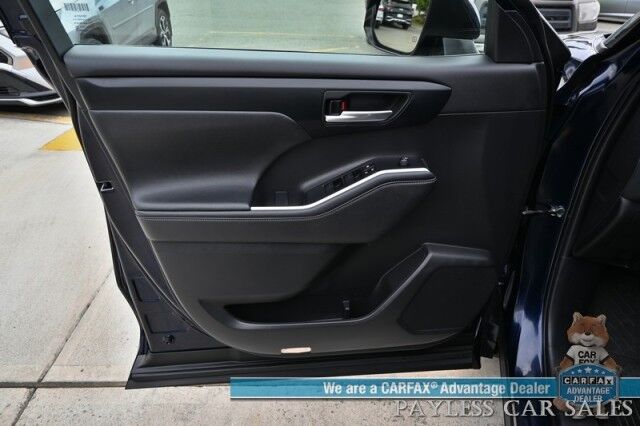 2023 Toyota Highlander XLE / AWD / Power & Heated Leather Seats / Sunroof / Adaptive Cruise / Lane Departure & Blind Spot Alert / Apple CarPlay & Android Auto / Backup Camera / Rear Captain Chairs / 3rd Row / Seats 7 / 1-Owner Anchorage AK