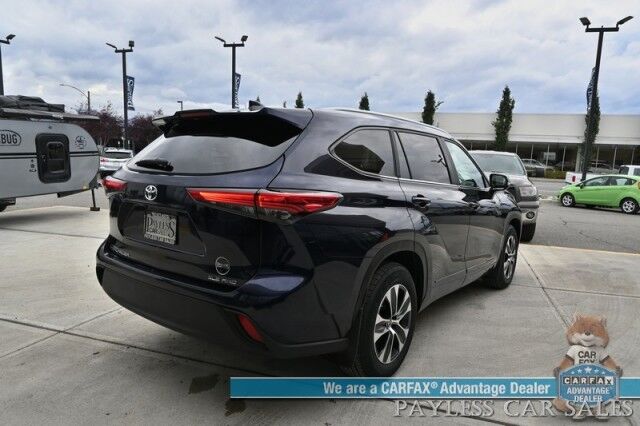 2023 Toyota Highlander XLE / AWD / Power & Heated Leather Seats / Sunroof / Adaptive Cruise / Lane Departure & Blind Spot Alert / Apple CarPlay & Android Auto / Backup Camera / Rear Captain Chairs / 3rd Row / Seats 7 / 1-Owner Anchorage AK
