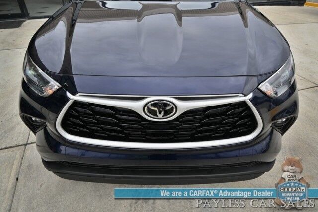 2023 Toyota Highlander XLE / AWD / Power & Heated Leather Seats / Sunroof / Adaptive Cruise / Lane Departure & Blind Spot Alert / Apple CarPlay & Android Auto / Backup Camera / Rear Captain Chairs / 3rd Row / Seats 7 / 1-Owner Anchorage AK