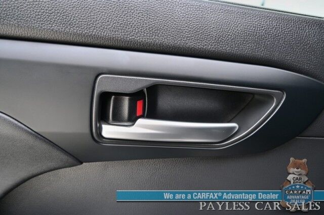 2023 Toyota Highlander XLE / AWD / Power & Heated Leather Seats / Sunroof / Adaptive Cruise / Lane Departure & Blind Spot Alert / Apple CarPlay & Android Auto / Backup Camera / Rear Captain Chairs / 3rd Row / Seats 7 / 1-Owner Anchorage AK