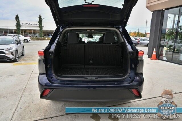 2023 Toyota Highlander XLE / AWD / Power & Heated Leather Seats / Sunroof / Adaptive Cruise / Lane Departure & Blind Spot Alert / Apple CarPlay & Android Auto / Backup Camera / Rear Captain Chairs / 3rd Row / Seats 7 / 1-Owner Anchorage AK