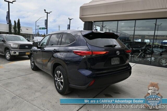 2023 Toyota Highlander XLE / AWD / Power & Heated Leather Seats / Sunroof / Adaptive Cruise / Lane Departure & Blind Spot Alert / Apple CarPlay & Android Auto / Backup Camera / Rear Captain Chairs / 3rd Row / Seats 7 / 1-Owner Anchorage AK