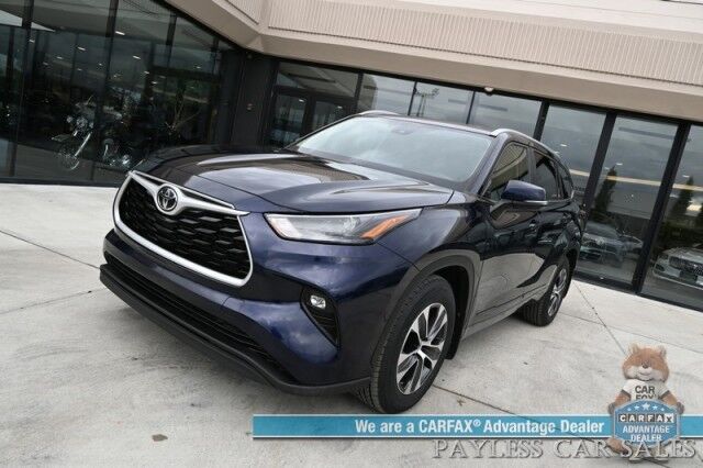 2023 Toyota Highlander XLE / AWD / Power & Heated Leather Seats / Sunroof / Adaptive Cruise / Lane Departure & Blind Spot Alert / Apple CarPlay & Android Auto / Backup Camera / Rear Captain Chairs / 3rd Row / Seats 7 / 1-Owner Anchorage AK