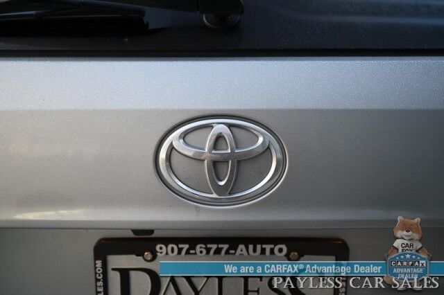 2023 Toyota Highlander XLE / AWD / Power & Heated Leather Seats / Sunroof / Adaptive Cruise / Lane Departure & Blind Spot Alert / Apple CarPlay & Android Auto / Backup Camera / Rear Captain Chairs / 3rd Row / Seats 7 / 1-Owner Anchorage AK
