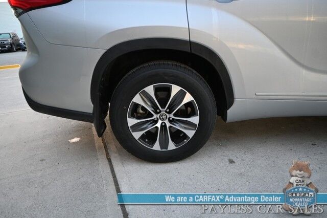 2023 Toyota Highlander XLE / AWD / Power & Heated Leather Seats / Sunroof / Adaptive Cruise / Lane Departure & Blind Spot Alert / Apple CarPlay & Android Auto / Backup Camera / Rear Captain Chairs / 3rd Row / Seats 7 / 1-Owner Anchorage AK