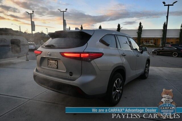 2023 Toyota Highlander XLE / AWD / Power & Heated Leather Seats / Sunroof / Adaptive Cruise / Lane Departure & Blind Spot Alert / Apple CarPlay & Android Auto / Backup Camera / Rear Captain Chairs / 3rd Row / Seats 7 / 1-Owner Anchorage AK
