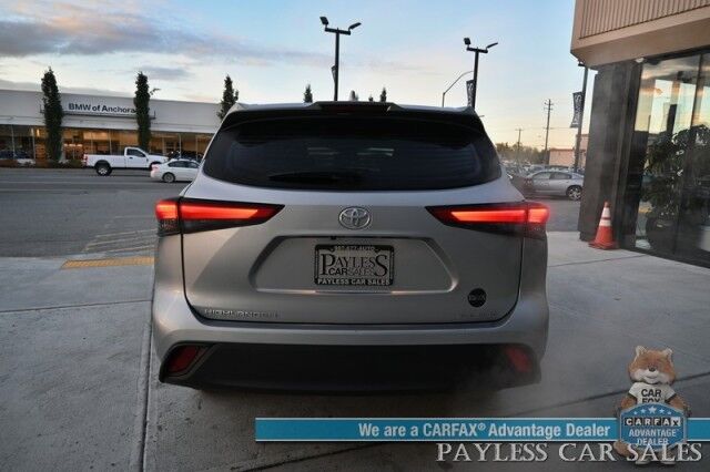 2023 Toyota Highlander XLE / AWD / Power & Heated Leather Seats / Sunroof / Adaptive Cruise / Lane Departure & Blind Spot Alert / Apple CarPlay & Android Auto / Backup Camera / Rear Captain Chairs / 3rd Row / Seats 7 / 1-Owner Anchorage AK