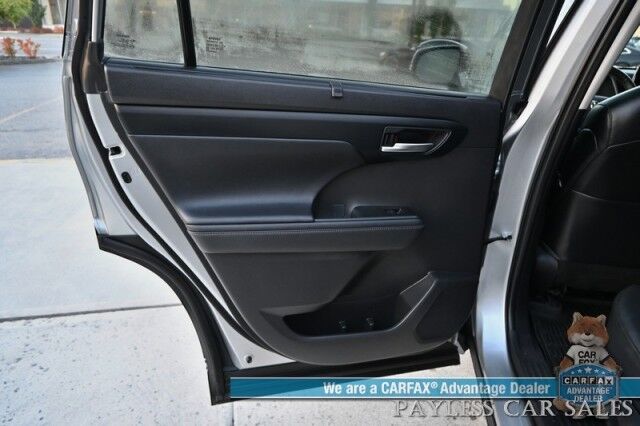2023 Toyota Highlander XLE / AWD / Power & Heated Leather Seats / Sunroof / Adaptive Cruise / Lane Departure & Blind Spot Alert / Apple CarPlay & Android Auto / Backup Camera / Rear Captain Chairs / 3rd Row / Seats 7 / 1-Owner Anchorage AK