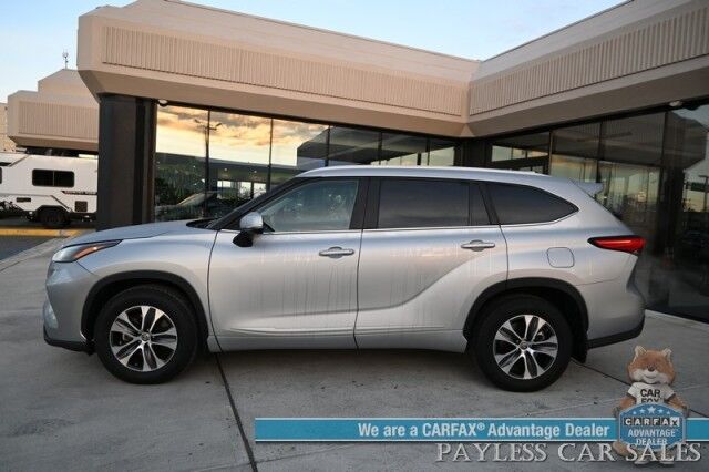 2023 Toyota Highlander XLE / AWD / Power & Heated Leather Seats / Sunroof / Adaptive Cruise / Lane Departure & Blind Spot Alert / Apple CarPlay & Android Auto / Backup Camera / Rear Captain Chairs / 3rd Row / Seats 7 / 1-Owner Anchorage AK