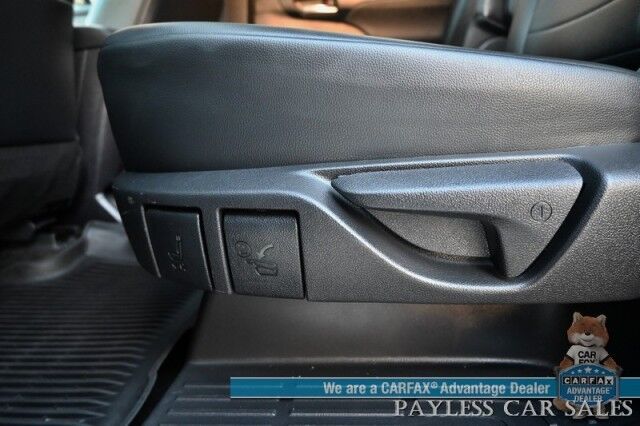 2023 Toyota Highlander XLE / AWD / Power & Heated Leather Seats / Sunroof / Adaptive Cruise / Lane Departure & Blind Spot Alert / Apple CarPlay & Android Auto / Backup Camera / Rear Captain Chairs / 3rd Row / Seats 7 / 1-Owner Anchorage AK