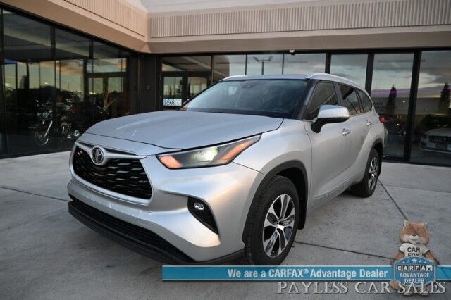 2023 Toyota Highlander XLE / AWD / Power & Heated Leather Seats / Sunroof / Adaptive Cruise / Lane Departure & Blind Spot Alert / Apple CarPlay & Android Auto / Backup Camera / Rear Captain Chairs / 3rd Row / Seats 7 / 1-Owner Anchorage AK