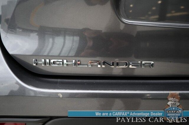 2023 Toyota Highlander XLE / AWD / Power & Heated Leather Seats / Sunroof / Adaptive Cruise / Lane Departure & Blind Spot Alert / Apple CarPlay & Android Auto / Backup Camera / Rear Captain Chairs / 3rd Row / Seats 7 / 1-Owner Anchorage AK