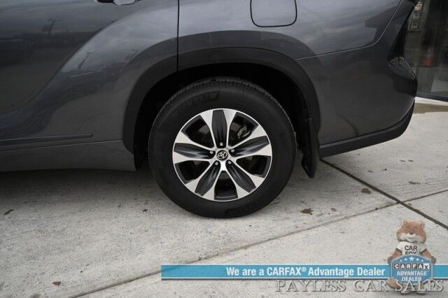 2023 Toyota Highlander XLE / AWD / Power & Heated Leather Seats / Sunroof / Adaptive Cruise / Lane Departure & Blind Spot Alert / Apple CarPlay & Android Auto / Backup Camera / Rear Captain Chairs / 3rd Row / Seats 7 / 1-Owner Anchorage AK