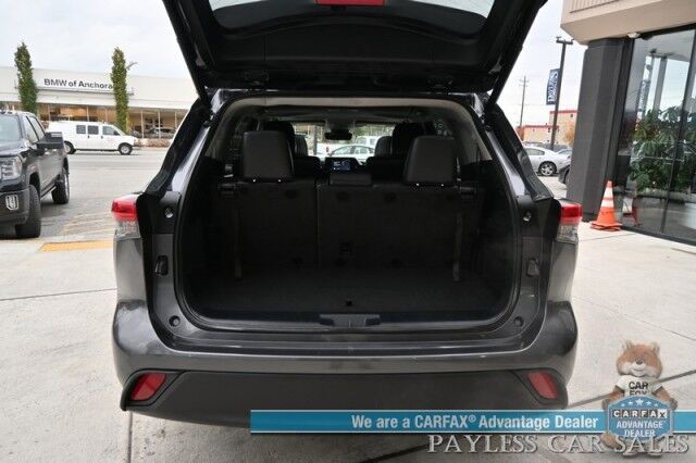 2023 Toyota Highlander XLE / AWD / Power & Heated Leather Seats / Sunroof / Adaptive Cruise / Lane Departure & Blind Spot Alert / Apple CarPlay & Android Auto / Backup Camera / Rear Captain Chairs / 3rd Row / Seats 7 / 1-Owner Anchorage AK