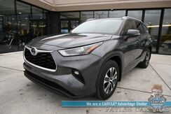2023_Toyota_Highlander_XLE / AWD / Power & Heated Leather Seats / Sunroof / Adaptive Cruise / Lane Departure & Blind Spot Alert / Apple CarPlay & Android Auto / Backup Camera / Rear Captain Chairs / 3rd Row / Seats 7 / 1-Owner_ Anchorage AK