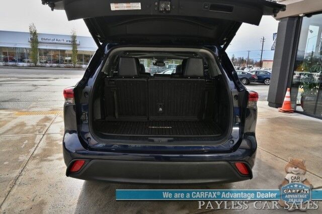 2023 Toyota Highlander XLE / AWD / Power & Heated Leather Seats / Sunroof / Adaptive Cruise / Lane Departure & Blind Spot Alert / Apple CarPlay & Android Auto / Backup Camera / Rear Captain Chairs / 3rd Row / Seats 7 / 1-Owner Anchorage AK