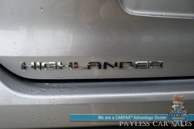 2023 Toyota Highlander XLE / AWD / Power & Heated Leather Seats / Sunroof / Adaptive Cruise / Lane Departure & Blind Spot Alert / Bluetooth / Backup Camera / 3rd Row / Rear Captains Chairs / Seats 7 / 28 MPG / 1-Owner Anchorage AK