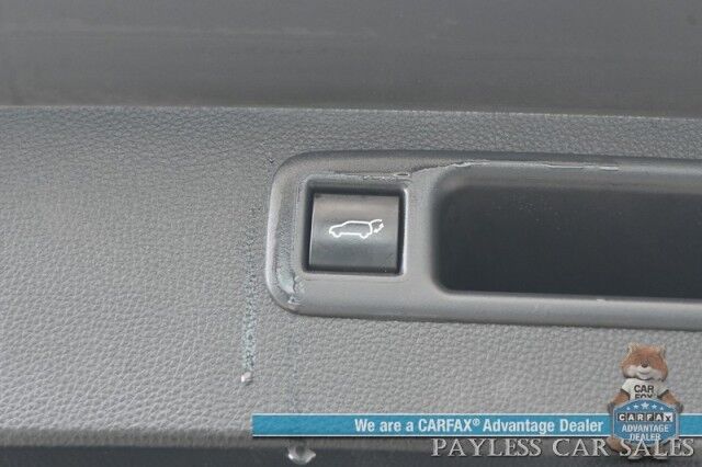 2023 Toyota Highlander XLE / AWD / Power & Heated Leather Seats / Sunroof / Adaptive Cruise / Lane Departure & Blind Spot Alert / Bluetooth / Backup Camera / 3rd Row / Rear Captains Chairs / Seats 7 / 28 MPG / 1-Owner Anchorage AK