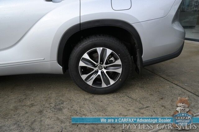 2023 Toyota Highlander XLE / AWD / Power & Heated Leather Seats / Sunroof / Adaptive Cruise / Lane Departure & Blind Spot Alert / Bluetooth / Backup Camera / 3rd Row / Rear Captains Chairs / Seats 7 / 28 MPG / 1-Owner Anchorage AK