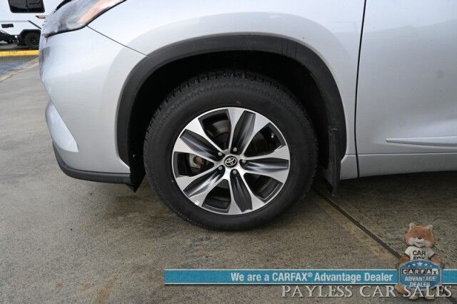 2023 Toyota Highlander XLE / AWD / Power & Heated Leather Seats / Sunroof / Adaptive Cruise / Lane Departure & Blind Spot Alert / Bluetooth / Backup Camera / 3rd Row / Rear Captains Chairs / Seats 7 / 28 MPG / 1-Owner Anchorage AK