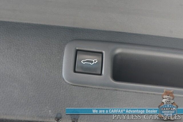 2023 Toyota Highlander XLE / AWD / Power & Heated Leather Seats / Sunroof / Adaptive Cruise / Lane Watch & Blind Spot / Apple CarPlay & Android Auto / Captain Chairs / 3rd Row / Seats 7 / Back Up Cam / Only 27K Miles / 1-Owner Anchorage AK