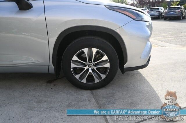 2023 Toyota Highlander XLE / AWD / Power & Heated Leather Seats / Sunroof / Adaptive Cruise / Lane Watch & Blind Spot / Apple CarPlay & Android Auto / Captain Chairs / 3rd Row / Seats 7 / Back Up Cam / Only 27K Miles / 1-Owner Anchorage AK
