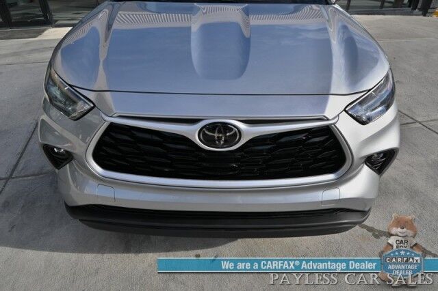 2023 Toyota Highlander XLE / AWD / Power & Heated Leather Seats / Sunroof / Adaptive Cruise / Lane Watch & Blind Spot / Apple CarPlay & Android Auto / Captain Chairs / 3rd Row / Seats 7 / Back Up Cam / Only 27K Miles / 1-Owner Anchorage AK