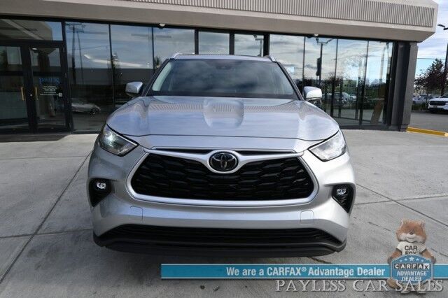 2023 Toyota Highlander XLE / AWD / Power & Heated Leather Seats / Sunroof / Adaptive Cruise / Lane Watch & Blind Spot / Apple CarPlay & Android Auto / Captain Chairs / 3rd Row / Seats 7 / Back Up Cam / Only 27K Miles / 1-Owner