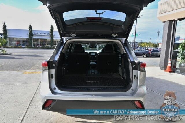 2023 Toyota Highlander XLE / AWD / Power & Heated Leather Seats / Sunroof / Adaptive Cruise / Lane Watch & Blind Spot / Apple CarPlay & Android Auto / Captain Chairs / 3rd Row / Seats 7 / Back Up Cam / Only 27K Miles / 1-Owner Wasilla AK