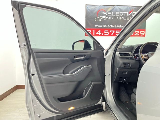 2023 Toyota Highlander XLE Carrollton TX