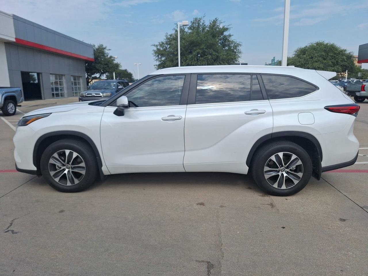 2023 Toyota Highlander XLE Hurst TX