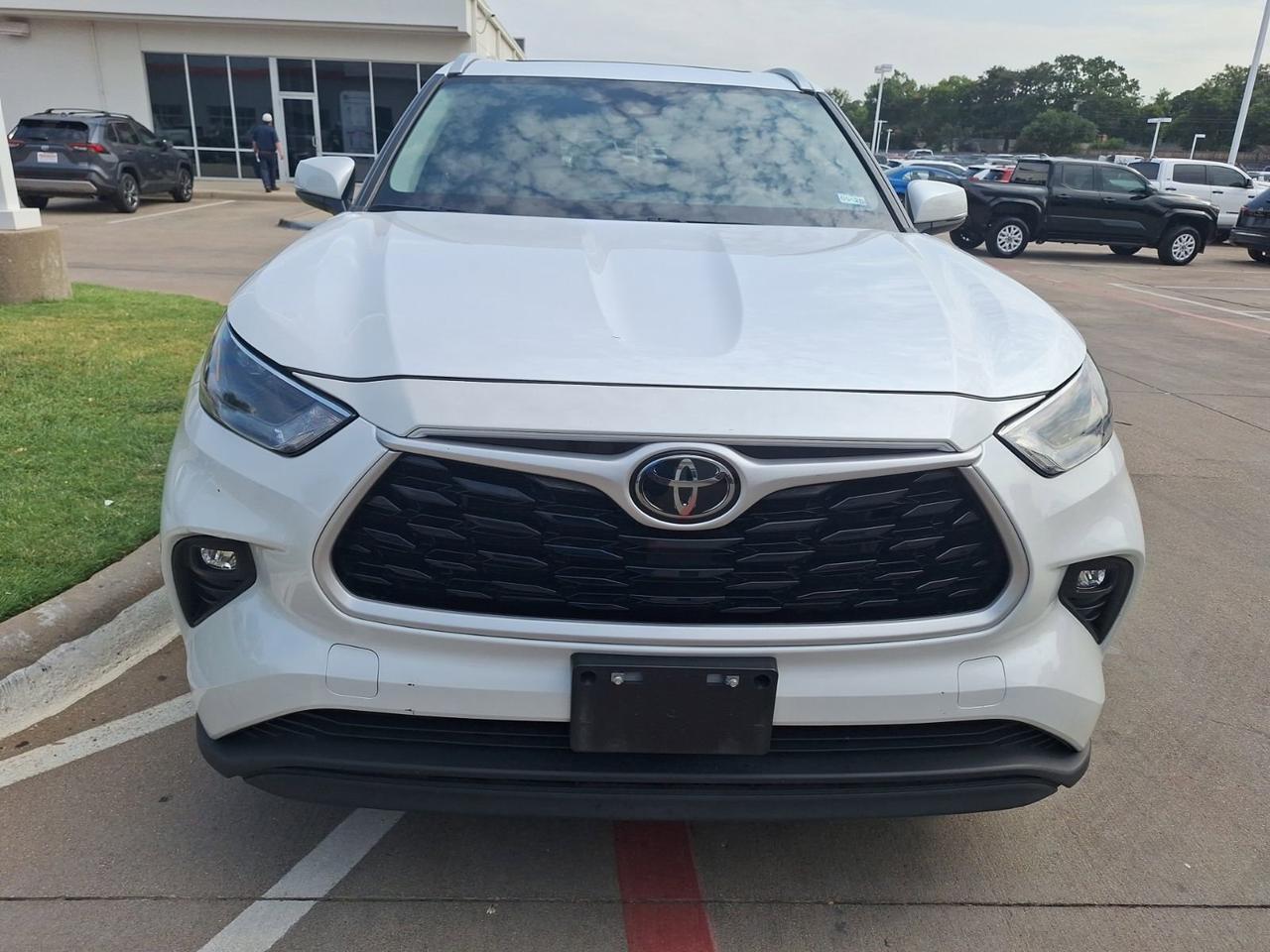 2023 Toyota Highlander XLE Hurst TX